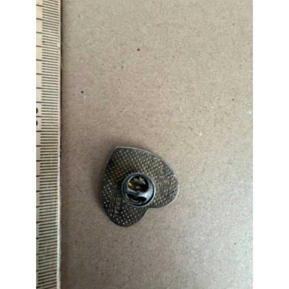 Minions silver heart pin